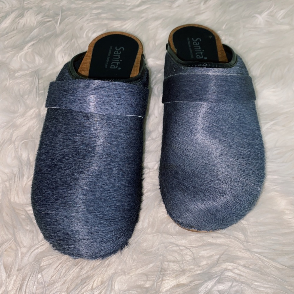 Women's Sanita blue hide clogs